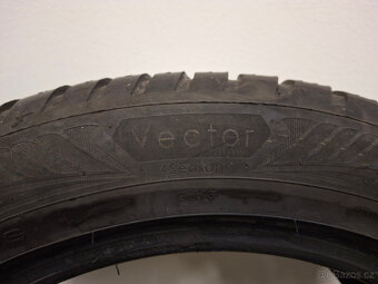 225/50 r17 - 4