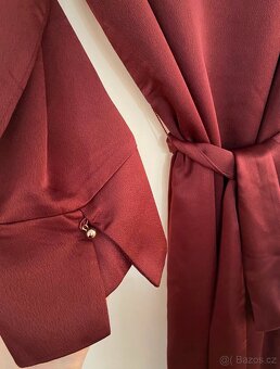 Elegantní dámské šaty s páskem - 4