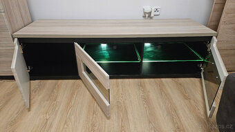Obývací stěna s led podsvícením - 4