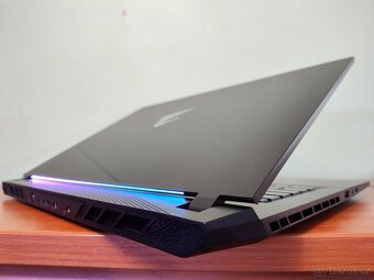 17,3" Gigabyte Aorus 17,4070-140w,i7-13gen,32gb,QHD-240Hz. - 4