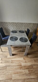 Stůl se židlemi - 4