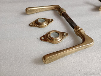 Okenní kličky,půlolivky MOSAZ zlatá,1920 - 4