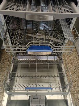 Myčka nádobí Bosch vestavná 3x koš - 4