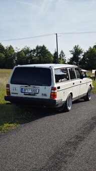Volvo 240 - 4