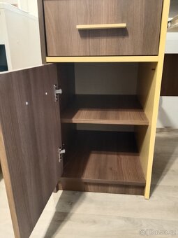 Dětský psací stůl s nástěnnou policí - 4