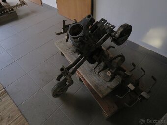 VARI - 4