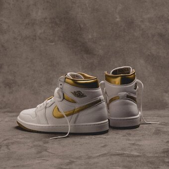 AIR JORDAN 1 RETRO HIGH OG - 4