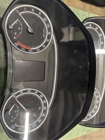 Budíky Octavie 2 facelift RS - 4