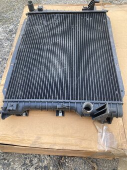Ford Mustang V6 ,4L, chladic - 4