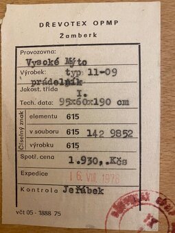 Krásná retro obývací stěna - 4