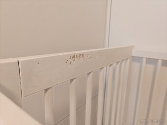 Postýlka se stahovacím bokem a nastavitelným roštem - 4