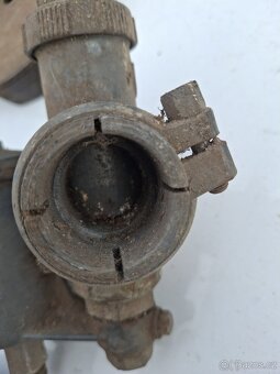 ČZ , karburátory , brzdový štít kola. Predvalka. Válka. - 4