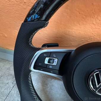 VOLANT VOLKSWAGEN R RLINE GTD GTI - KOZA / Modry KARBÓN - 4