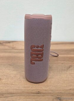 Přenosný reproduktor JBL Flip 6 růžový 30 W - 4