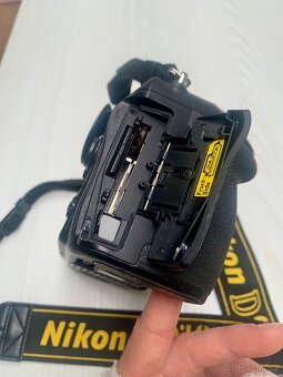 NIKON D810 - 29.926 závěrek, plus objektiv Tamron 45mm - 4