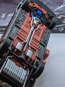 1970 Ford Torino Cobra 1:18 AutoWorld - 4