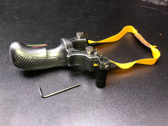 Lovecký prak s laserem - 4