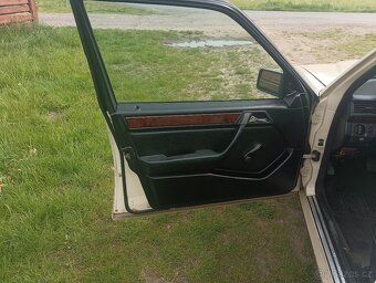 Mercedes-Benz w124 200E - 4