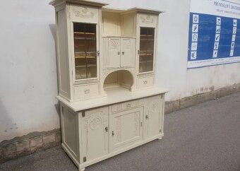 LUXUSNÍ STAROŽITNÁ KREDENC PO CELKOVÉ RENOVACI - 4