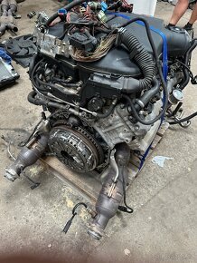BMW S85B50 motor M5 M6 V10 373kw - 4