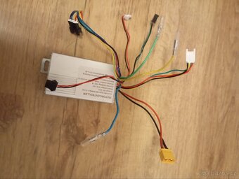 Díly na elektro koloběžku Sencor s70 - 4