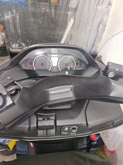 Suzuki Burgman 400 limitem edition - 4