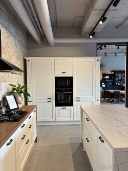 Masivní kuchyňská linka z výprodeje - 4