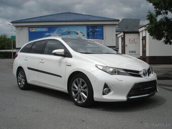 Toyota Auris 1.8 Hybrid e-CVT Executive - 4