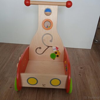 Dětské dřevěné chodítko HAPE - 4