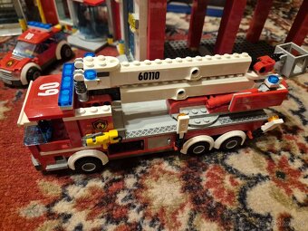 Lego City hasičská stanice 60110 - 4