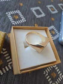 Panský zlatý prsten s kamenem onyx - 4