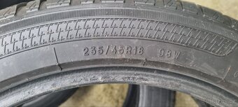 Celoroční pneu Kleber quadraxer 235 45 18 - 4
