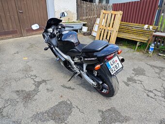 Honda CBR 600f 2002 - 4