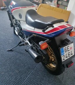 Honda VF 750 F - 4