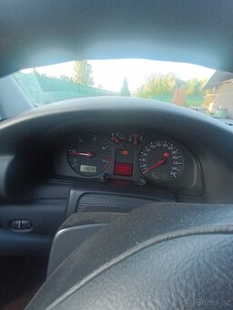 Volkswagen Passat - 4