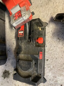 Bruska pásová Black & Decker - elektricka - 4