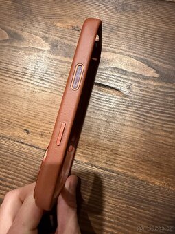 Kožený kryt Epico pro iPhone 17 Pro - 4