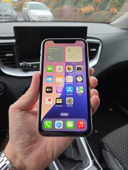 Apple iPhone Xr 64GB White - baterie 81% - 4