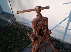 instalatérský svěrák - 4