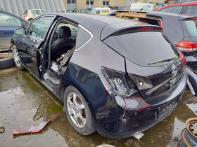 Opel Astra J 1.6 T ( A16LET ) 132kW r.2011 černá Z20R - 4