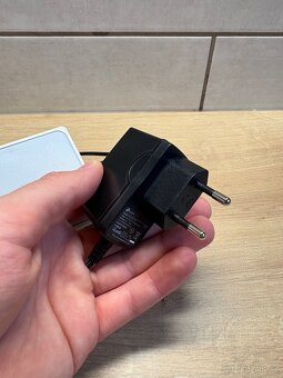 Switch: TP-Link TL-SF1008D - 4