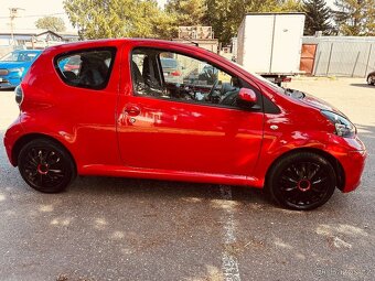 Toyota Aygo FaceLift 2010 - 4
