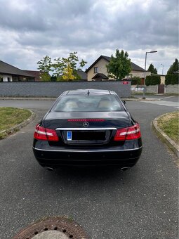 MERCEDES BENZ E350 COUPE - 4