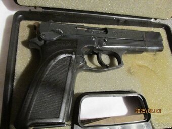 Koupím závěr na Brownlng-GP DA9mm-Umarex - 4