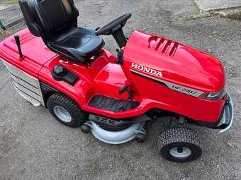 Zahradní traktor Honda HF2417 - 4