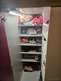 Prodám 2x patrovou postel se stolem a skříní - 4