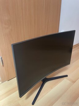 27” Herní monitor Samsung (zakřivený) CRG50 - 4