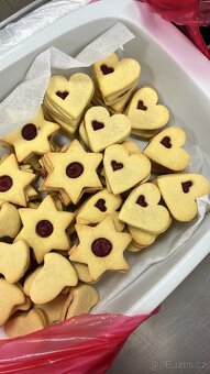 Nabízim Vánoční cukroví , máslové vše domácí - 4