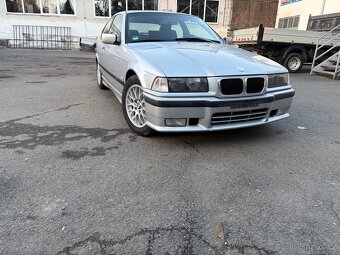 BMW 323ti compact - 4