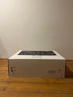 POUZE KRABICE Apple Studio Display - 4